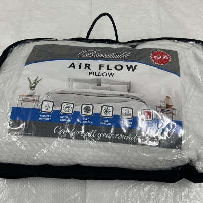 Breathable air flow pillow 