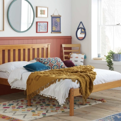 Dakota bed pine