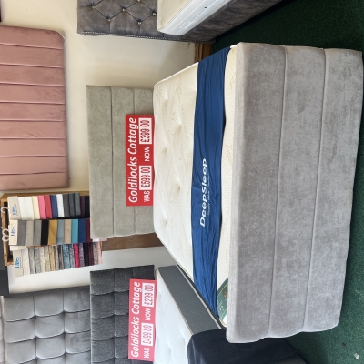 Medium divan lined Heabdord and footboard 